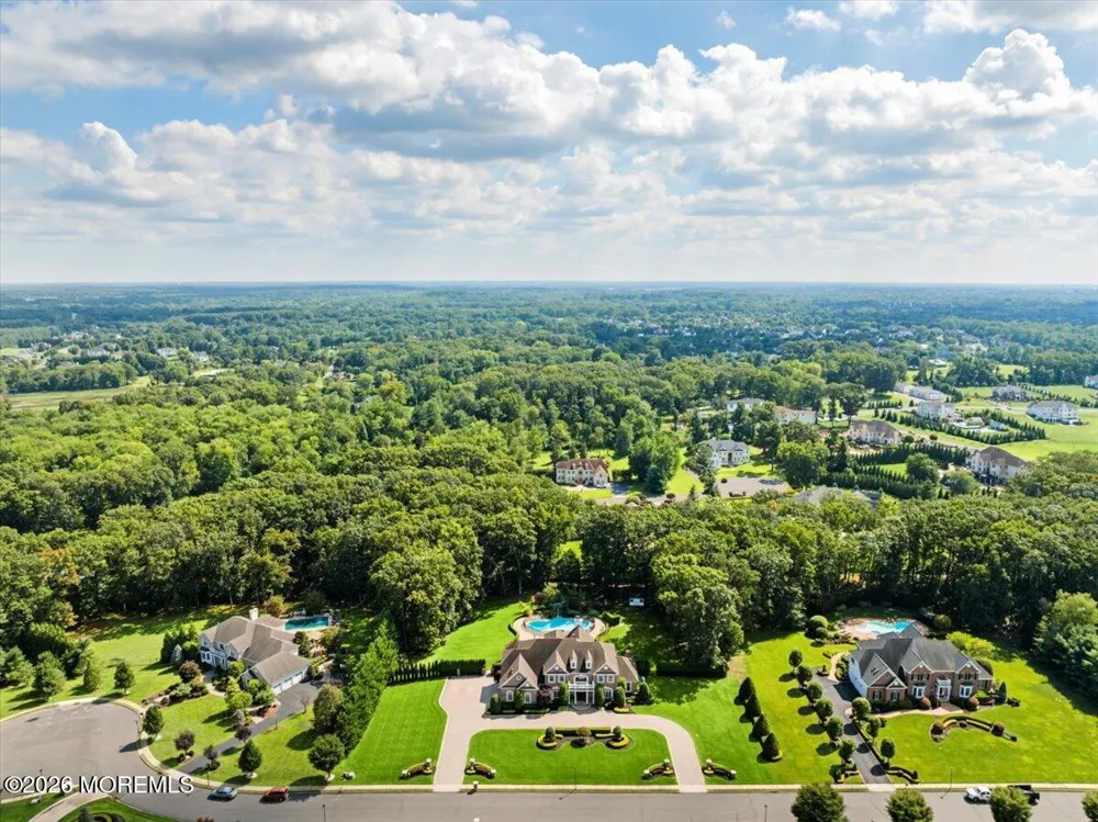 8 Blueberry Hill Marlboro, NJ 07746