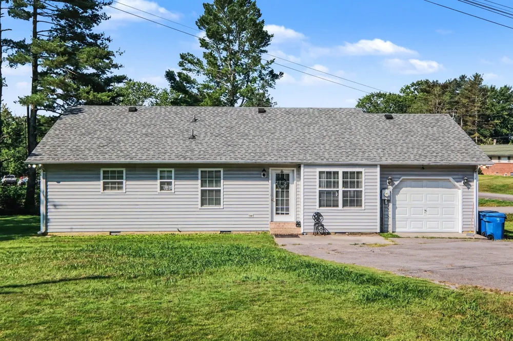 22 Edgewood Ct Manchester, TN 37355