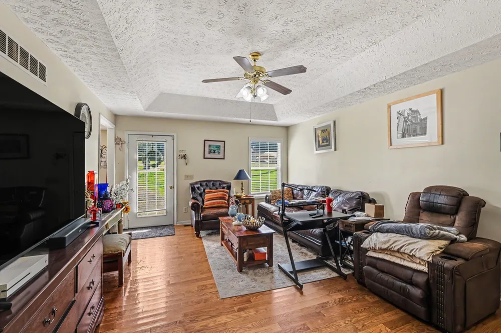 22 Edgewood Ct Manchester, TN 37355
