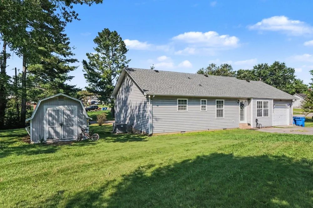 22 Edgewood Ct Manchester, TN 37355