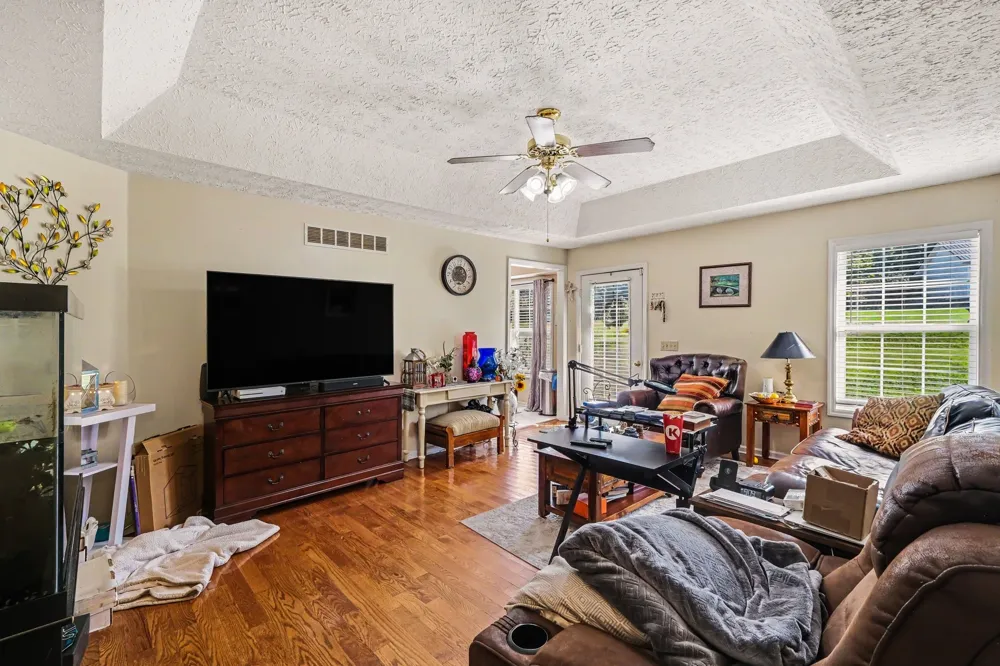 22 Edgewood Ct Manchester, TN 37355