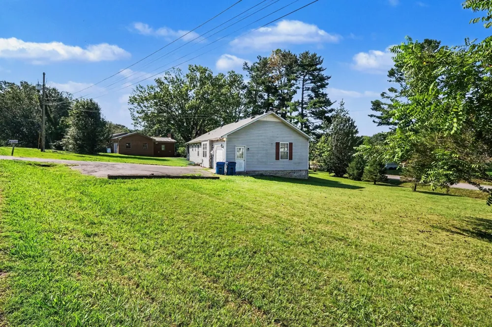 22 Edgewood Ct Manchester, TN 37355