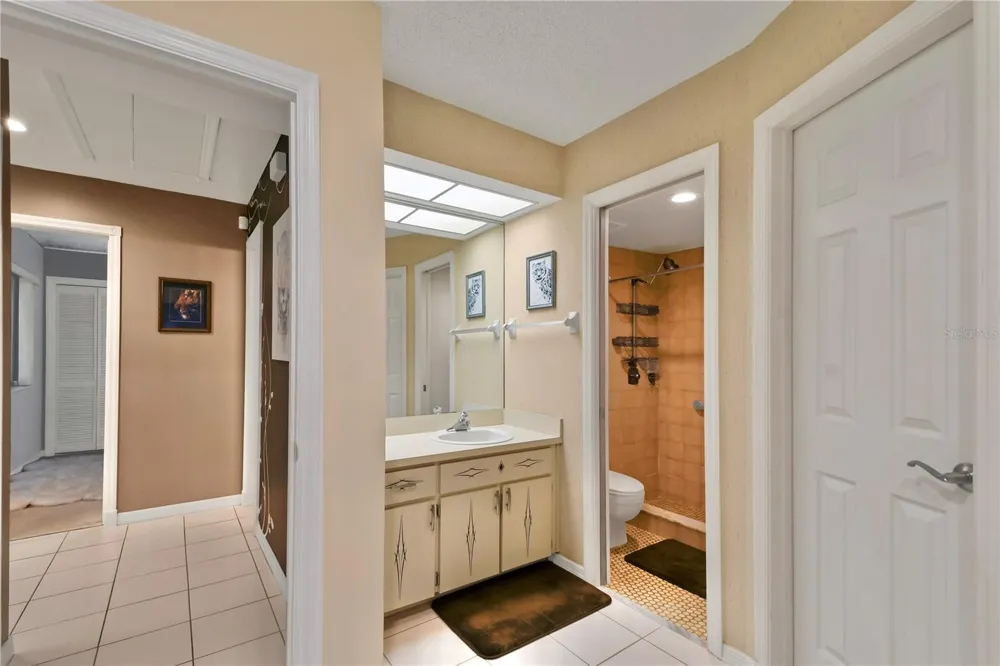 3884 VILLA ROSE LANE Orlando, FL 32808