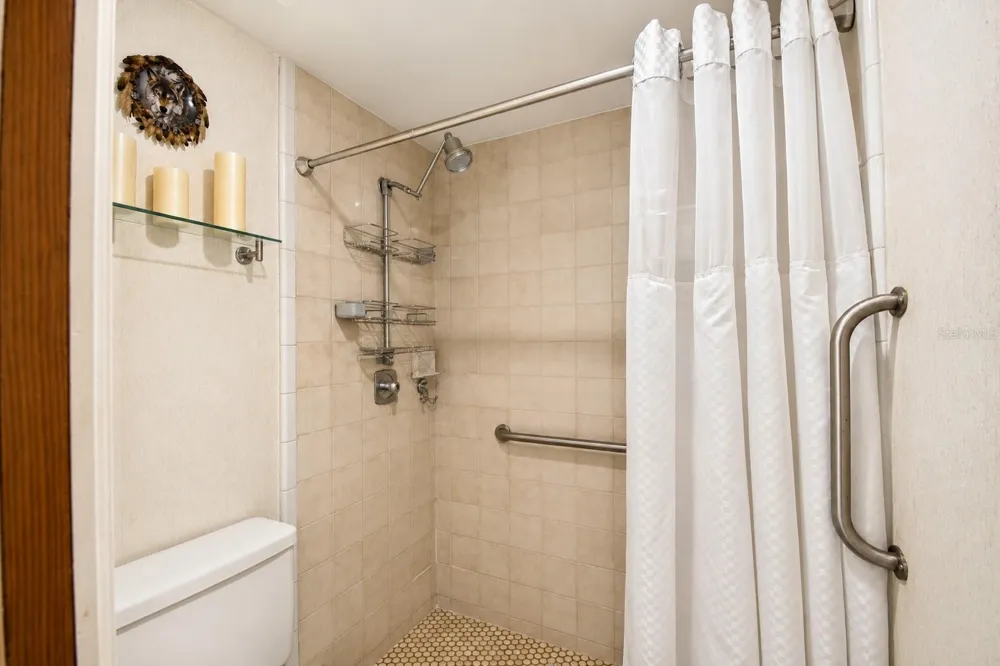 3884 VILLA ROSE LANE Orlando, FL 32808