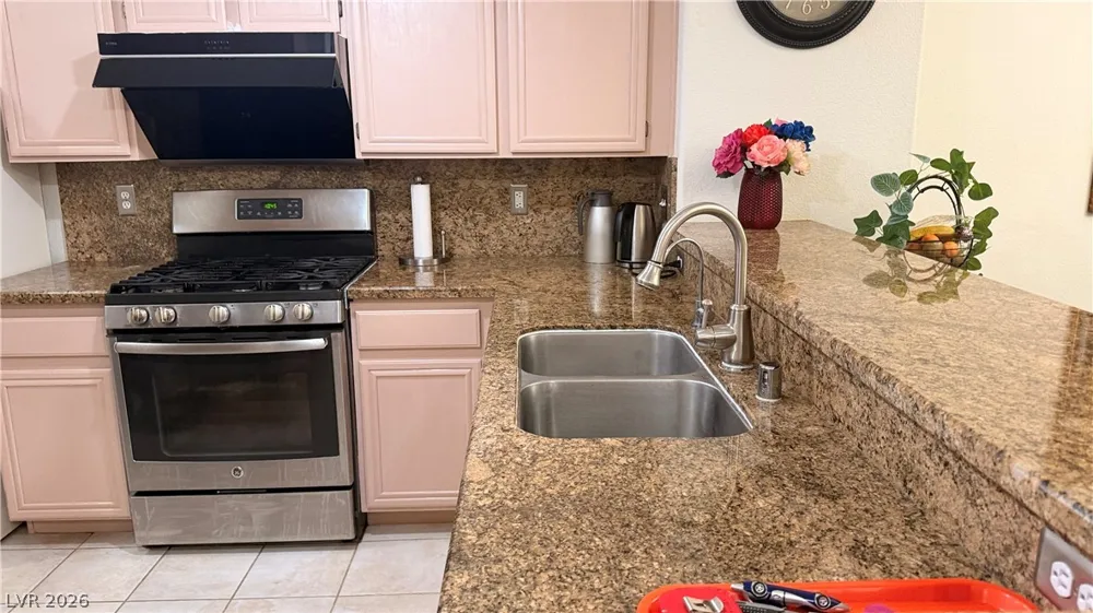 5248 Sunny Beach Lane Las Vegas, NV 89118