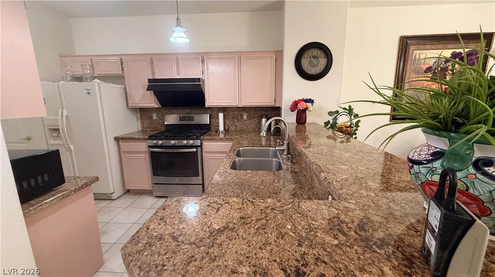 5248 Sunny Beach Lane Las Vegas, NV 89118