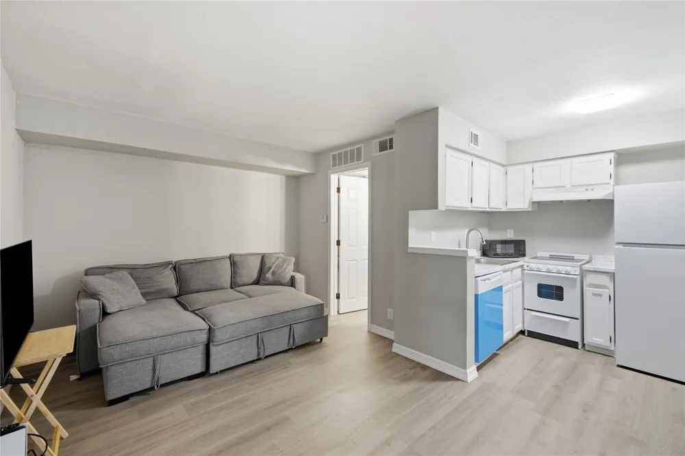 1730 E 67th Street #301 Tulsa, OK 74136