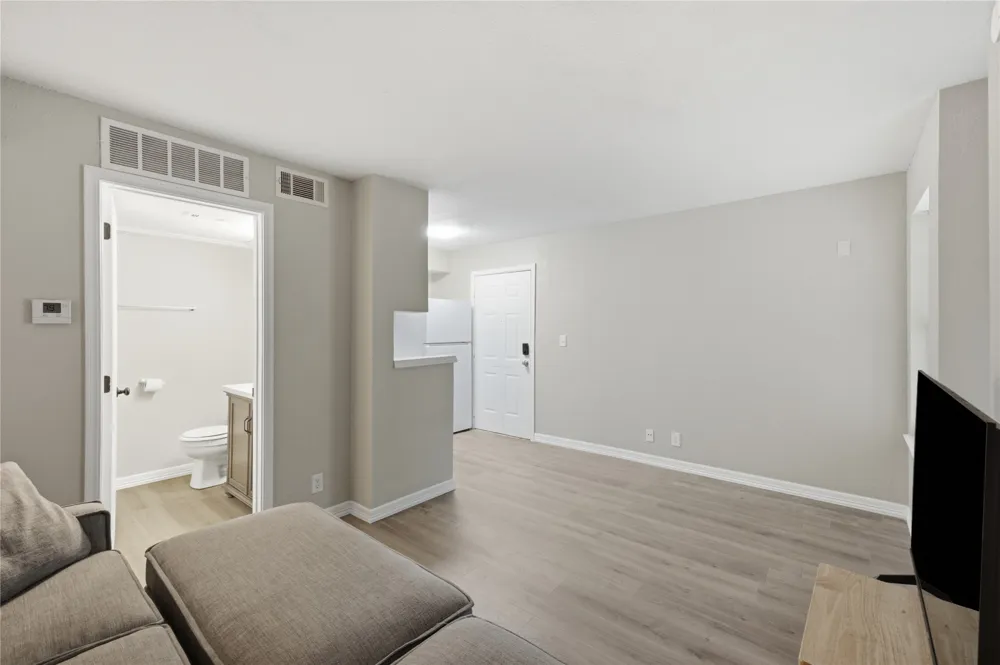 1730 E 67th Street #301 Tulsa, OK 74136