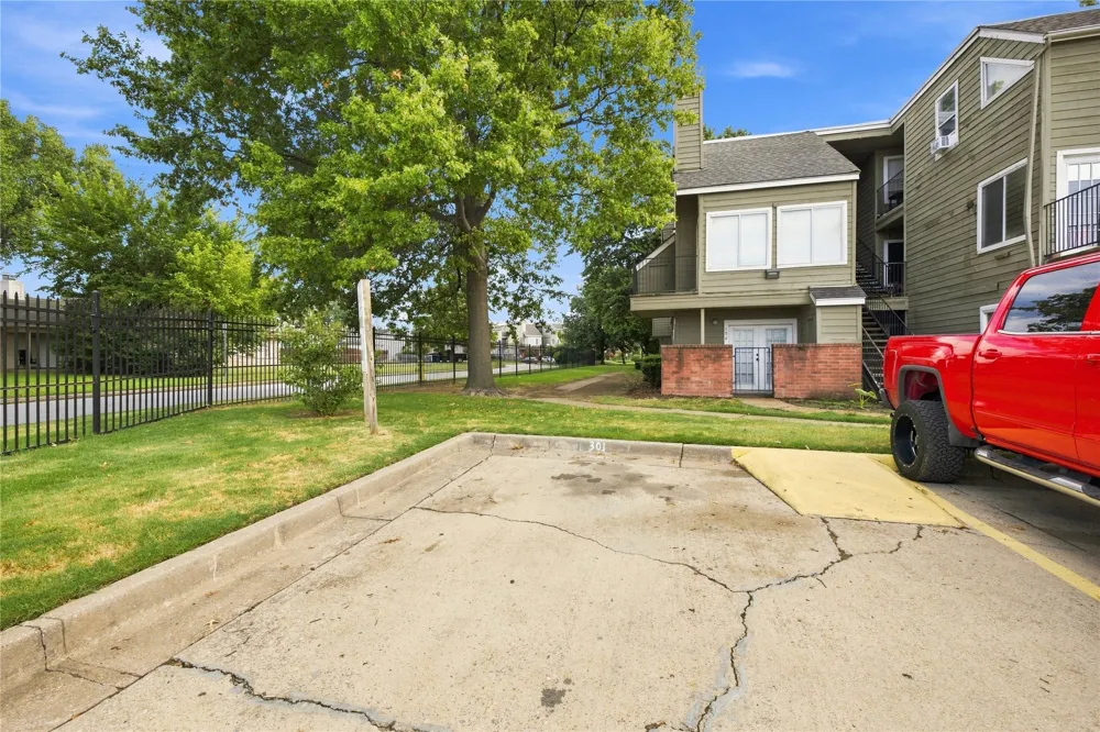 1730 E 67th Street #301 Tulsa, OK 74136