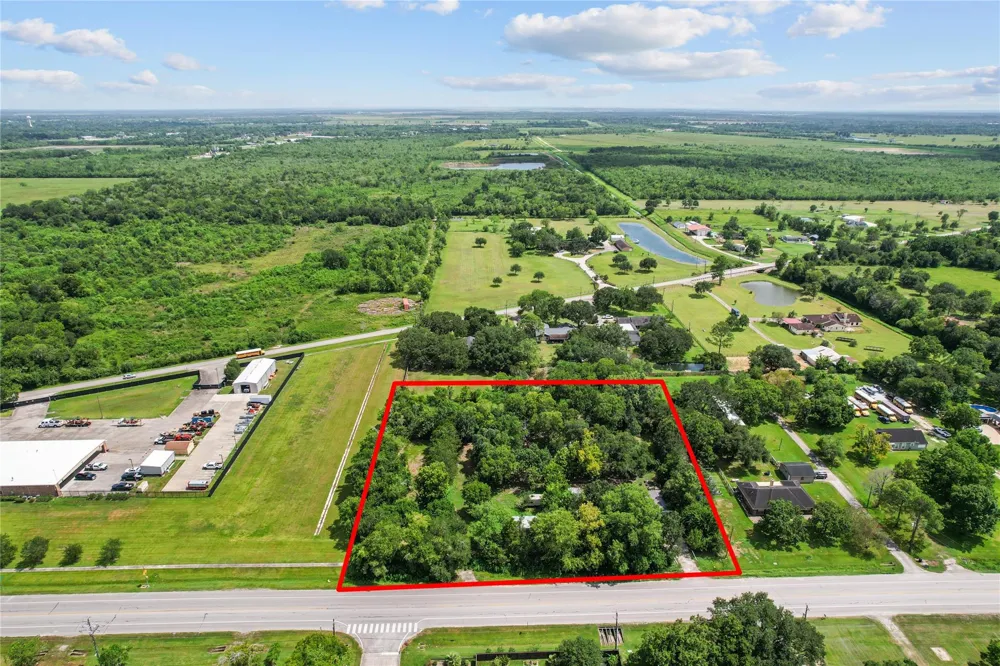 2305 Fm 1462 Road Alvin, TX 77511