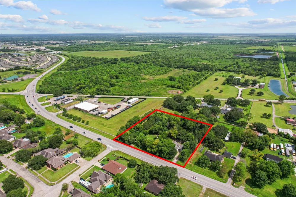 2305 Fm 1462 Road Alvin, TX 77511