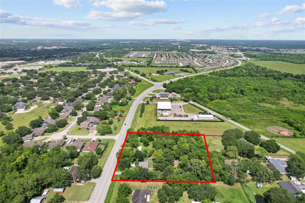 2305 Fm 1462 Road Alvin, TX 77511