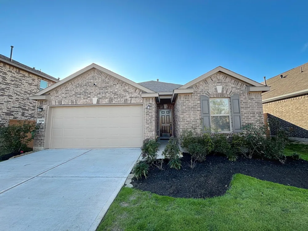 10306 Russell Pines Drive Iowa Colony, TX 77583
