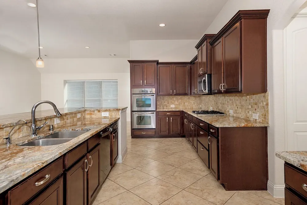 46 Caprice Bend Place Tomball, TX 77375