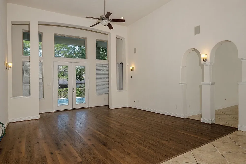 46 Caprice Bend Place Tomball, TX 77375