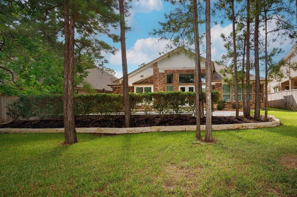 46 Caprice Bend Place Tomball, TX 77375