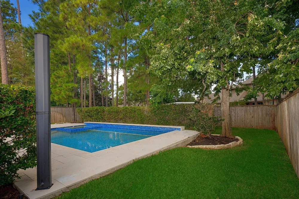 46 Caprice Bend Place Tomball, TX 77375