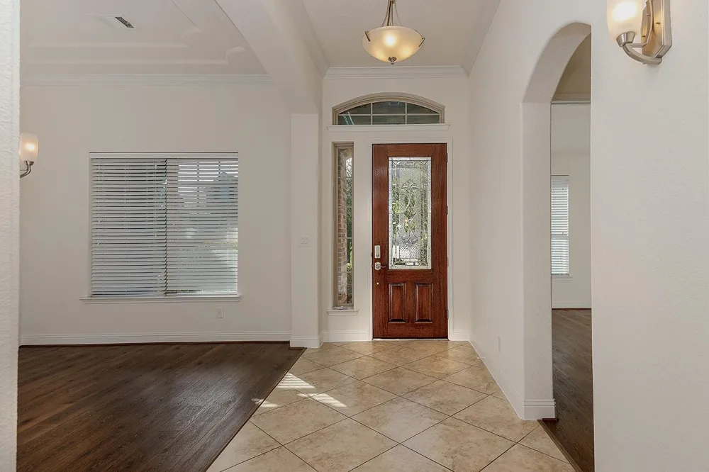 46 Caprice Bend Place Tomball, TX 77375