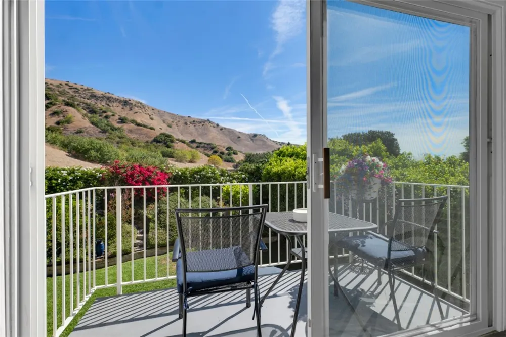 12354 Yew Court Porter Ranch, CA 91326