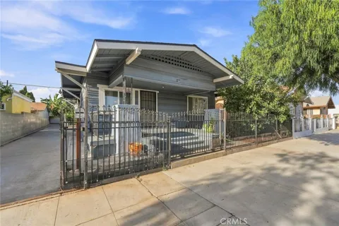 1833 E Florence