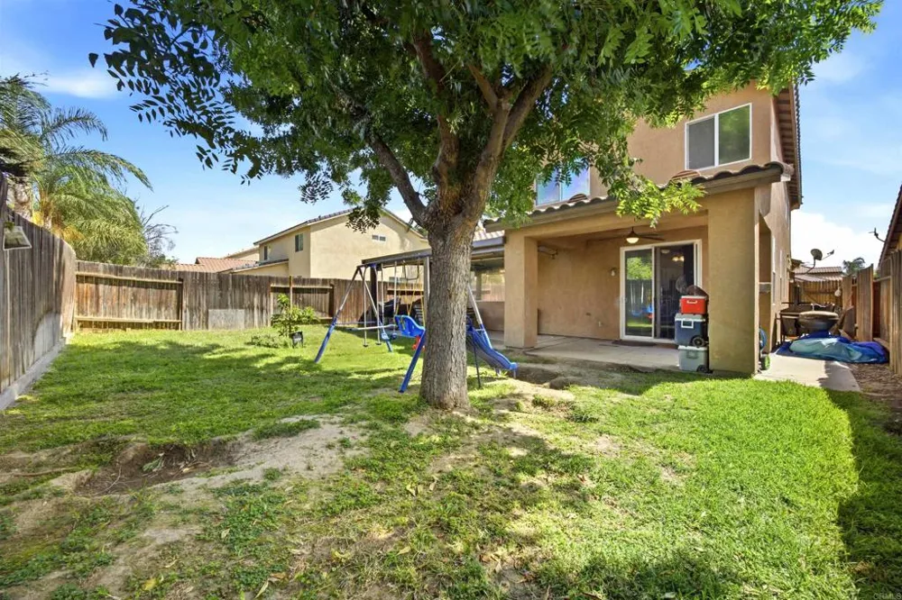 6213 Brewer Creek Drive Bakersfield, CA 93313