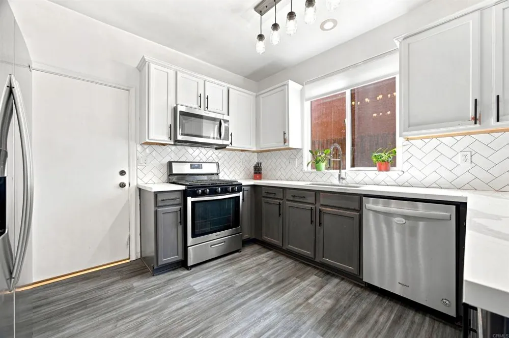 6213 Brewer Creek Drive Bakersfield, CA 93313