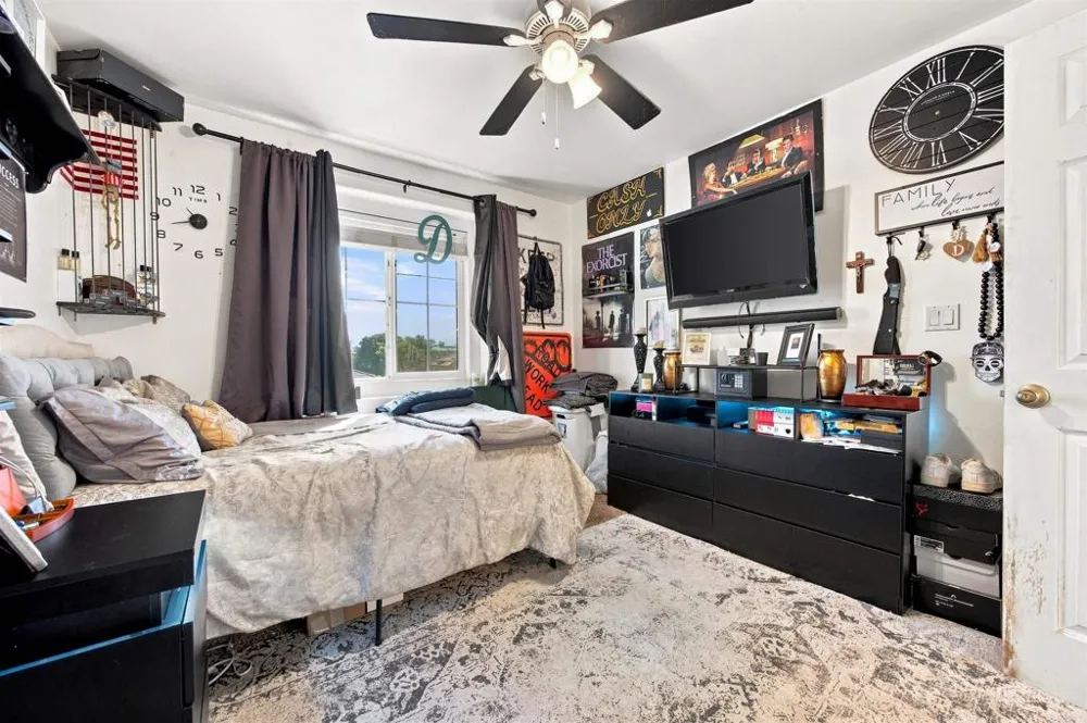 6213 Brewer Creek Drive Bakersfield, CA 93313