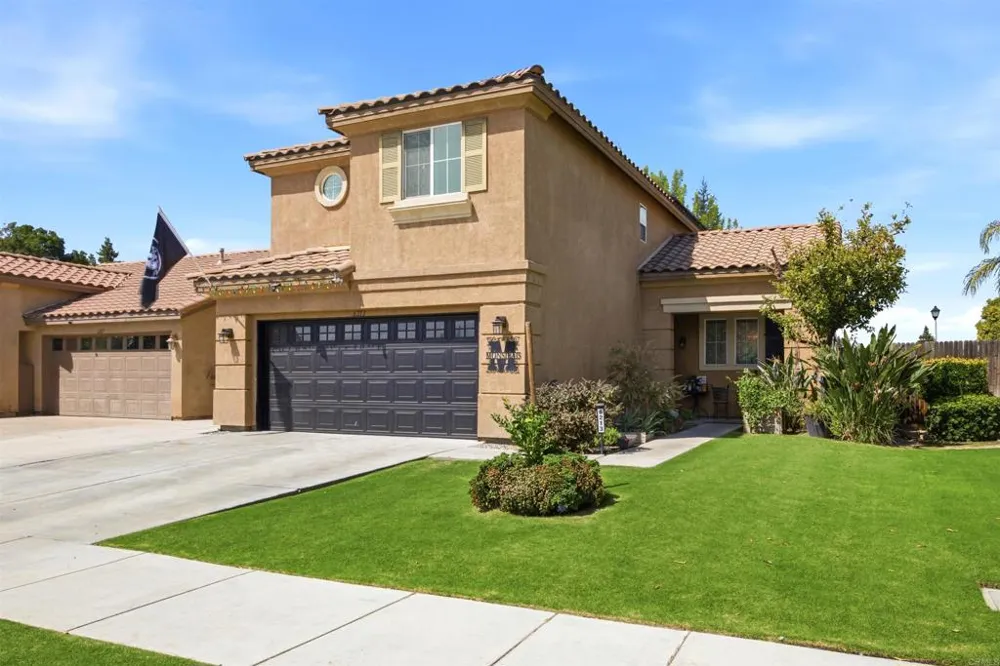 6213 Brewer Creek Drive Bakersfield, CA 93313