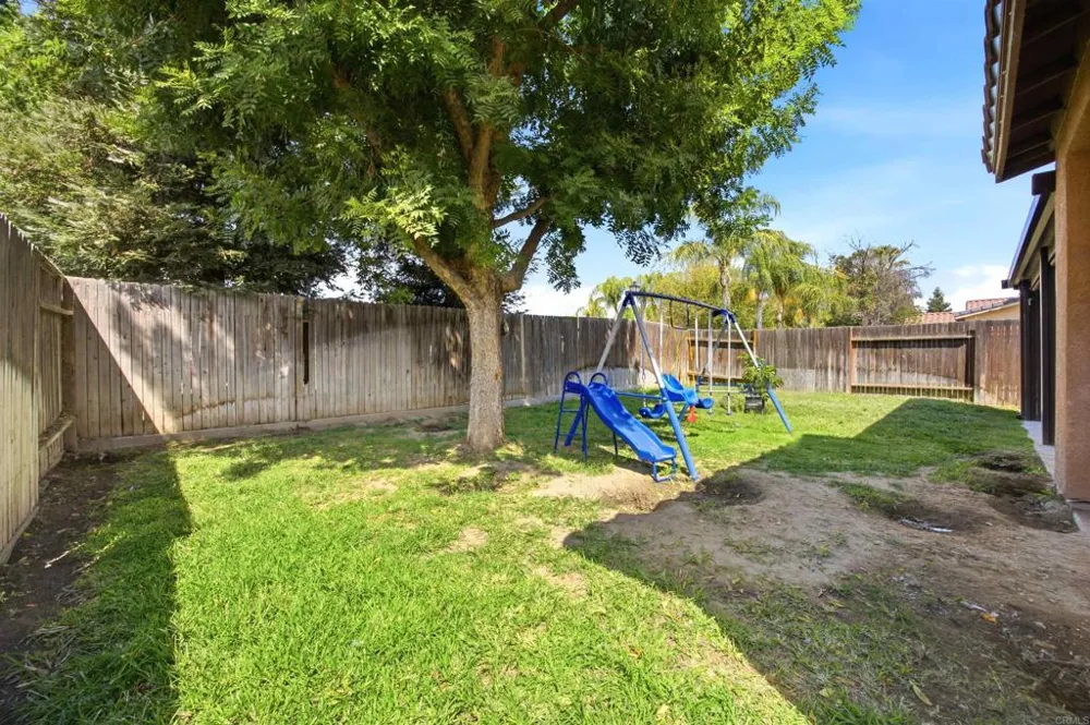6213 Brewer Creek Drive Bakersfield, CA 93313