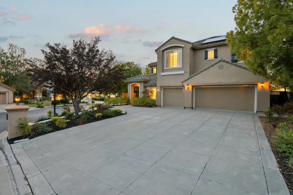 6039 La Spezia Place San Jose, CA 95138