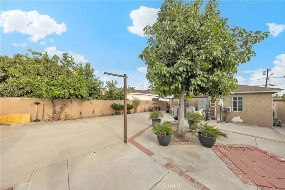 12147 Molette Norwalk, CA 90650