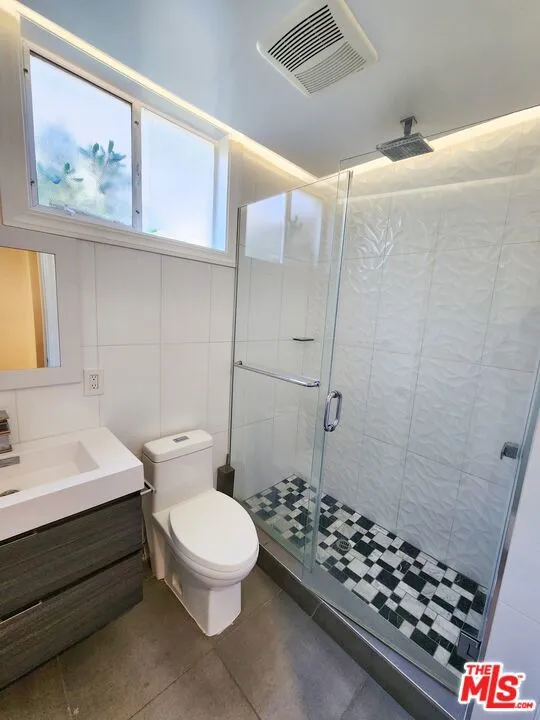 142 San Vicente Blvd Santa Monica, CA 90402