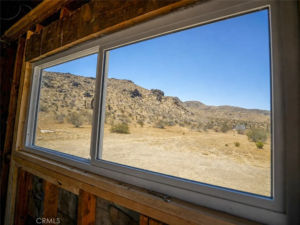27127 Zuni Road Apple Valley, CA 92307