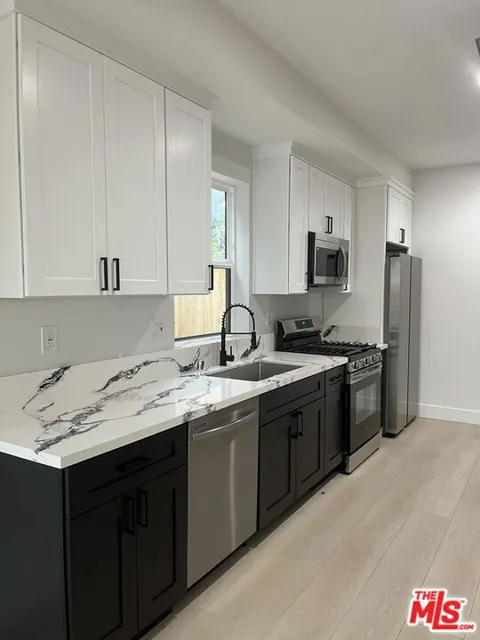 212 E 29th Street #216