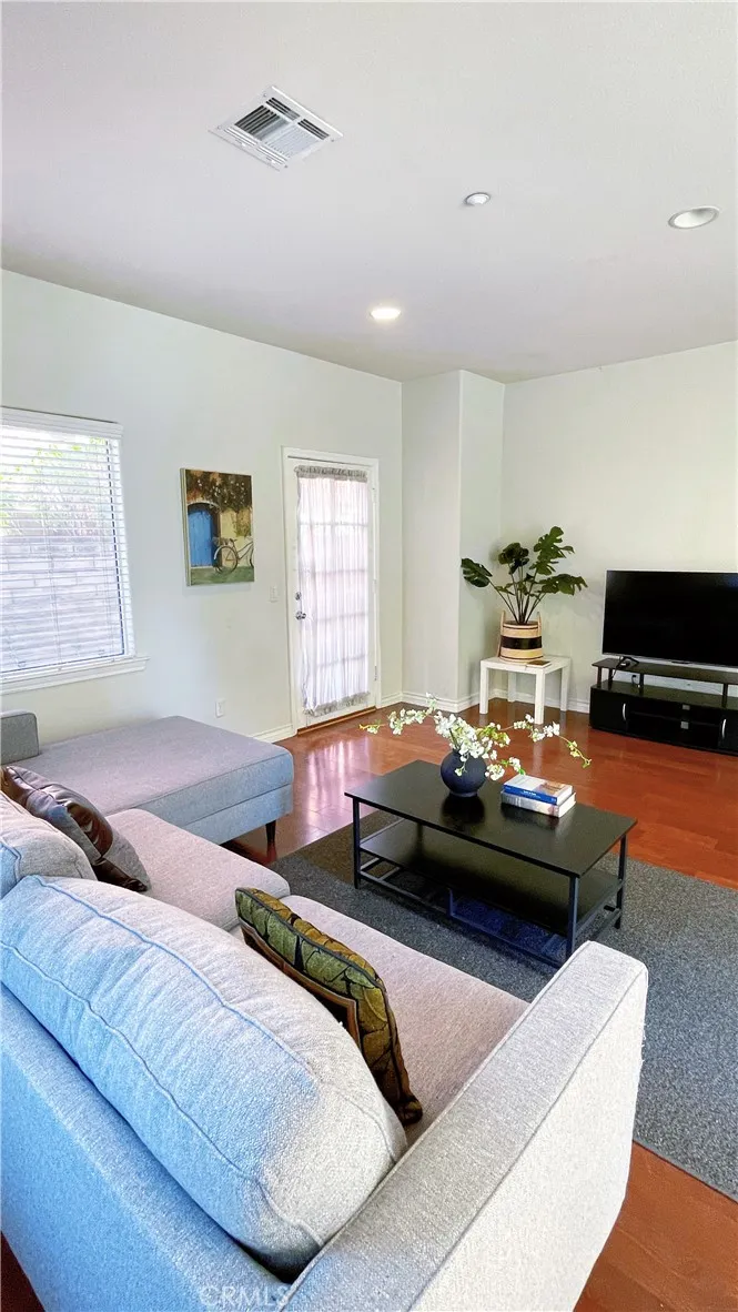 1018 La Cadena Arcadia, CA 91007