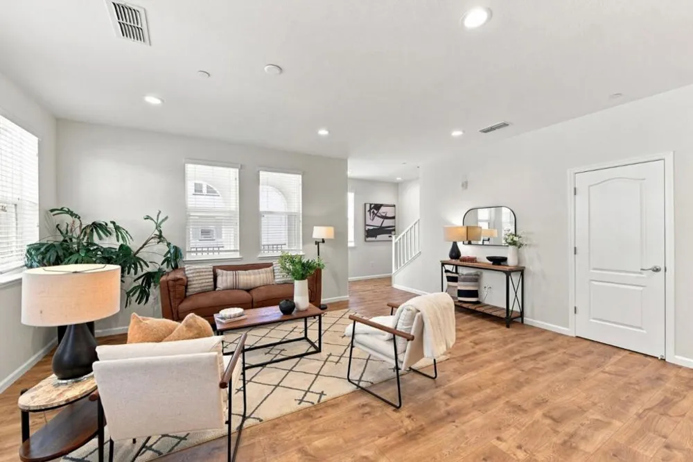 2733 Sorano Court #6 San Jose, CA 95111