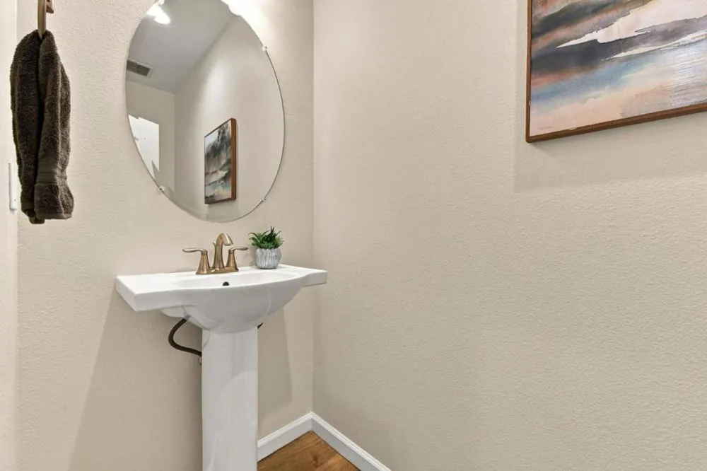 2733 Sorano Court #6 San Jose, CA 95111