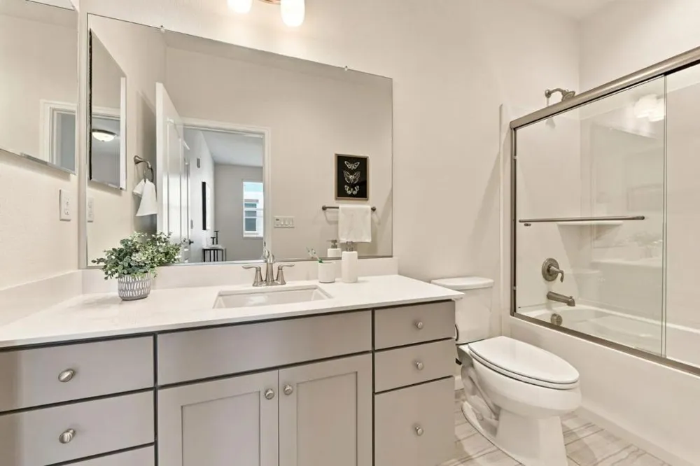 2733 Sorano Court #6 San Jose, CA 95111