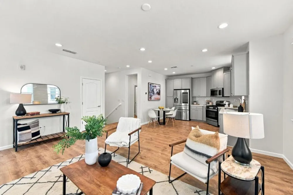 2733 Sorano Court #6 San Jose, CA 95111