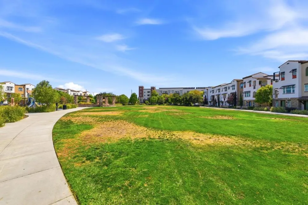 2733 Sorano Court #6 San Jose, CA 95111