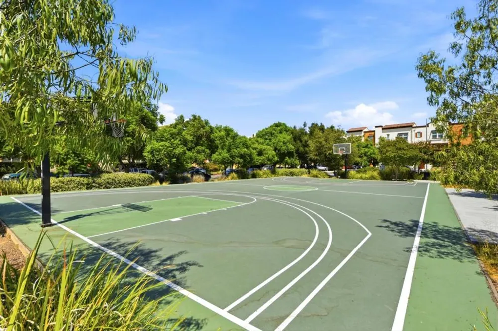 2733 Sorano Court #6 San Jose, CA 95111