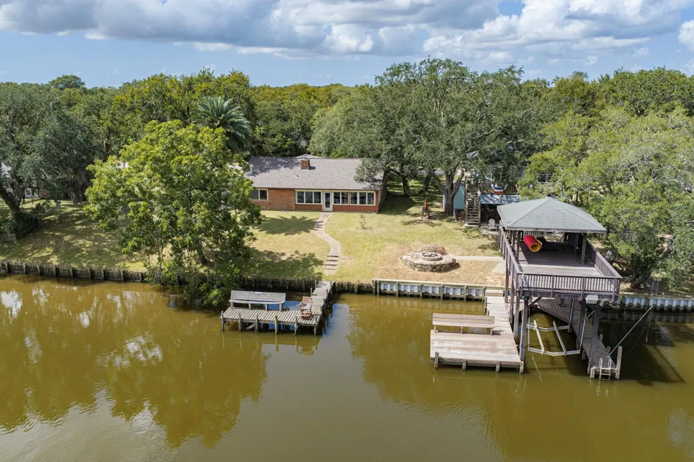 4611 Rio Drive Brazoria, TX 77422