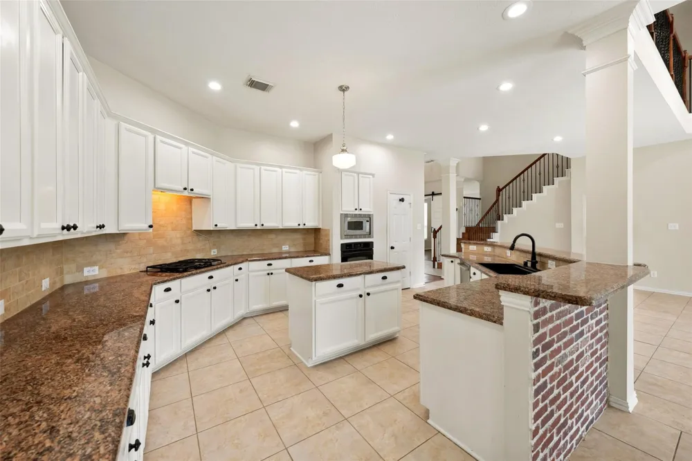 1125 Shady Knoll League City, TX 77573