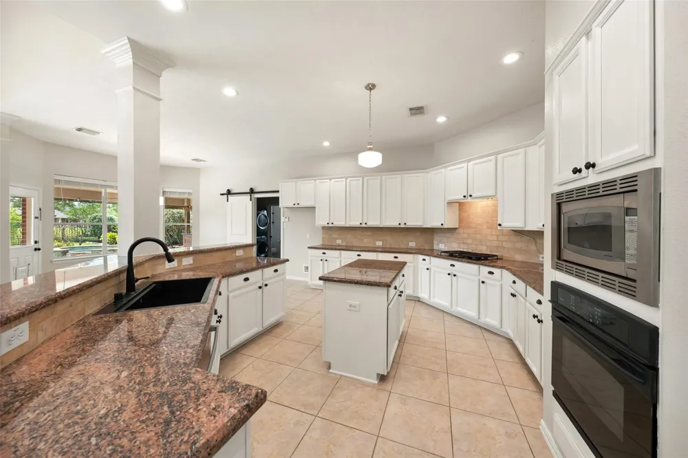 1125 Shady Knoll League City, TX 77573
