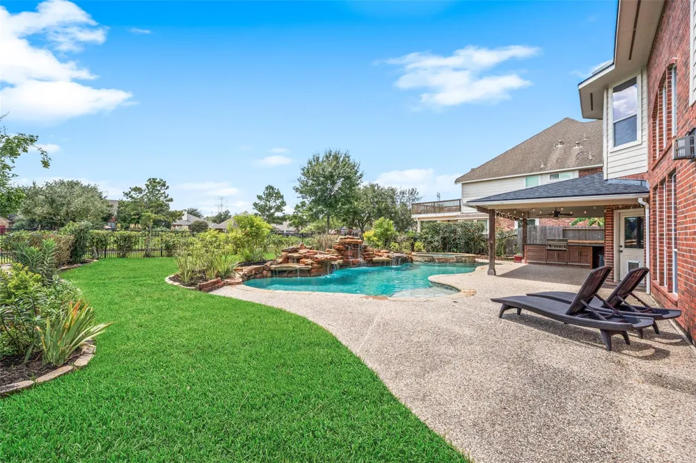 1125 Shady Knoll League City, TX 77573