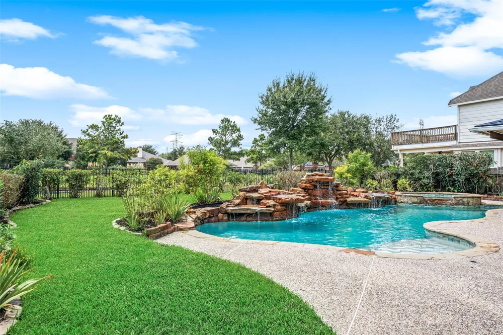 1125 Shady Knoll League City, TX 77573