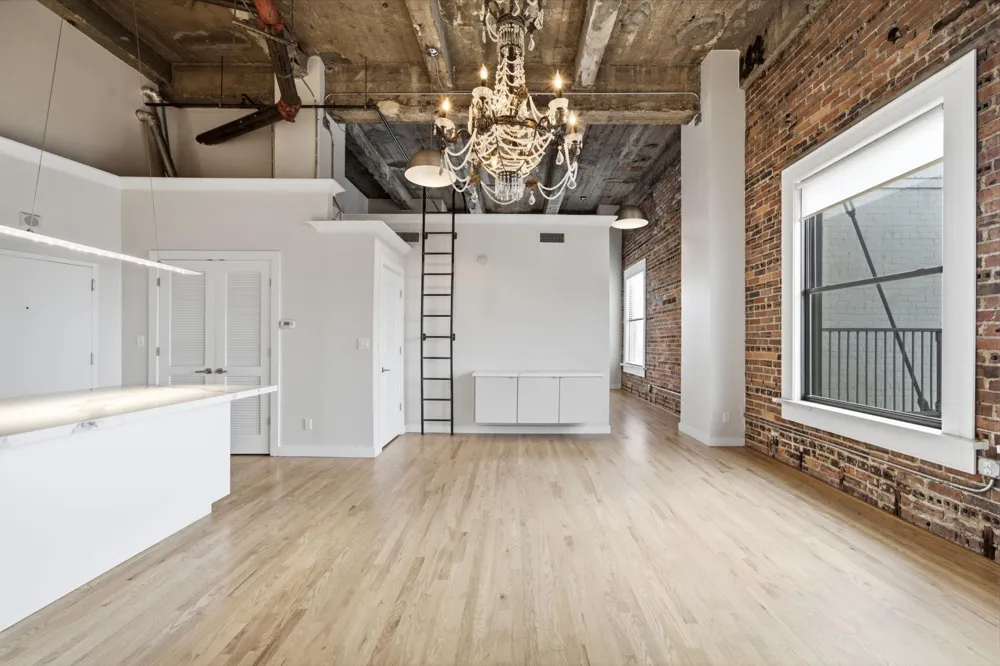 915 Franklin Street #9I Houston, TX 77002