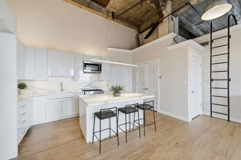 915 Franklin Street #9I Houston, TX 77002