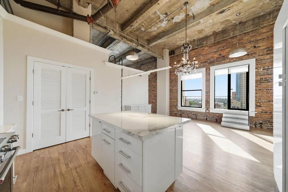 915 Franklin Street #9I Houston, TX 77002