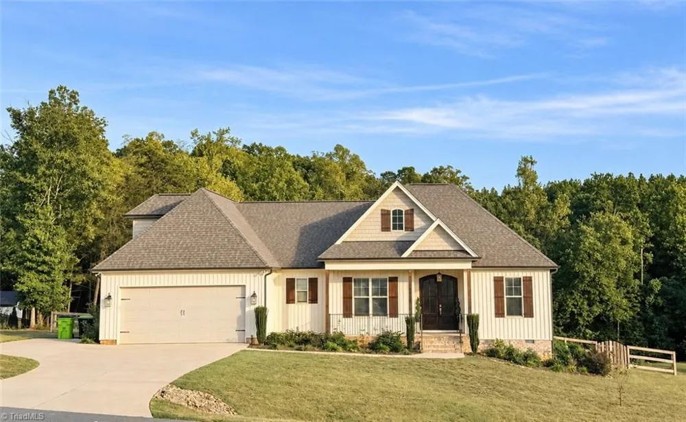 8833 Belews Ridge Road Stokesdale, NC 27357